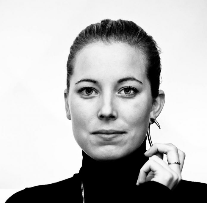 Pauline van Dongen - Weaving Technology Into Fashion
